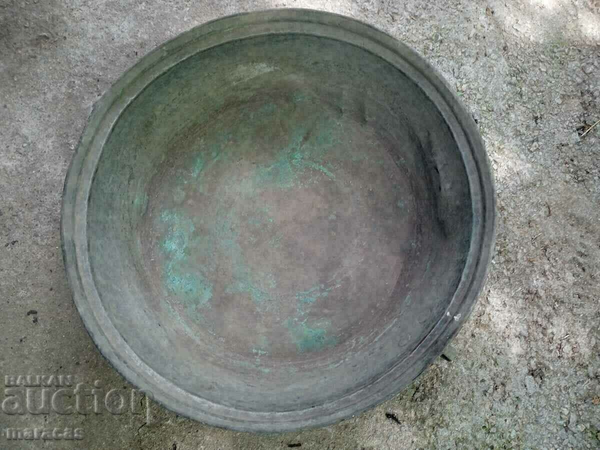 Стари медни съдове Стари медни съдове