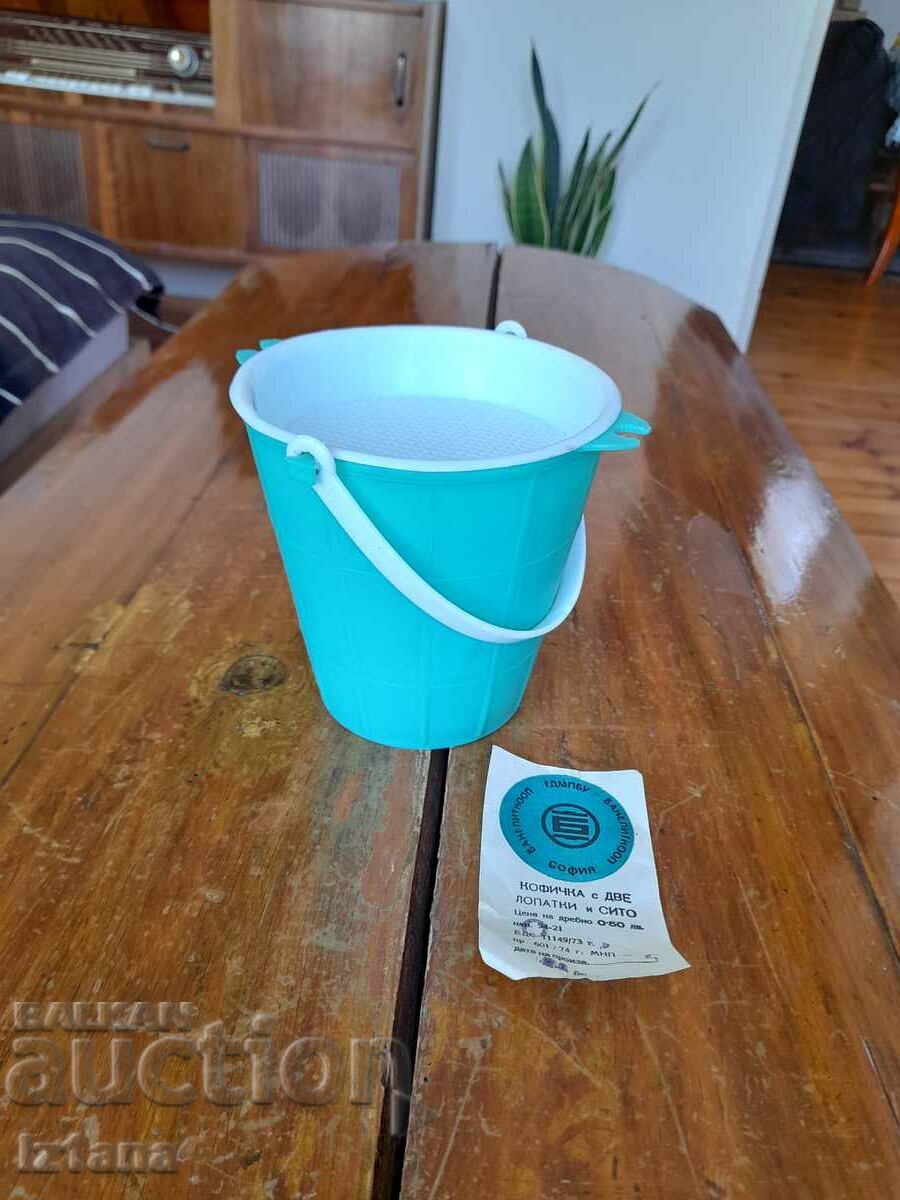 Old children's bucket, bucket with price 28.00 BGN | € 14.32 Old children's bucket, bucket with price 28.00 BGN | € 14.32