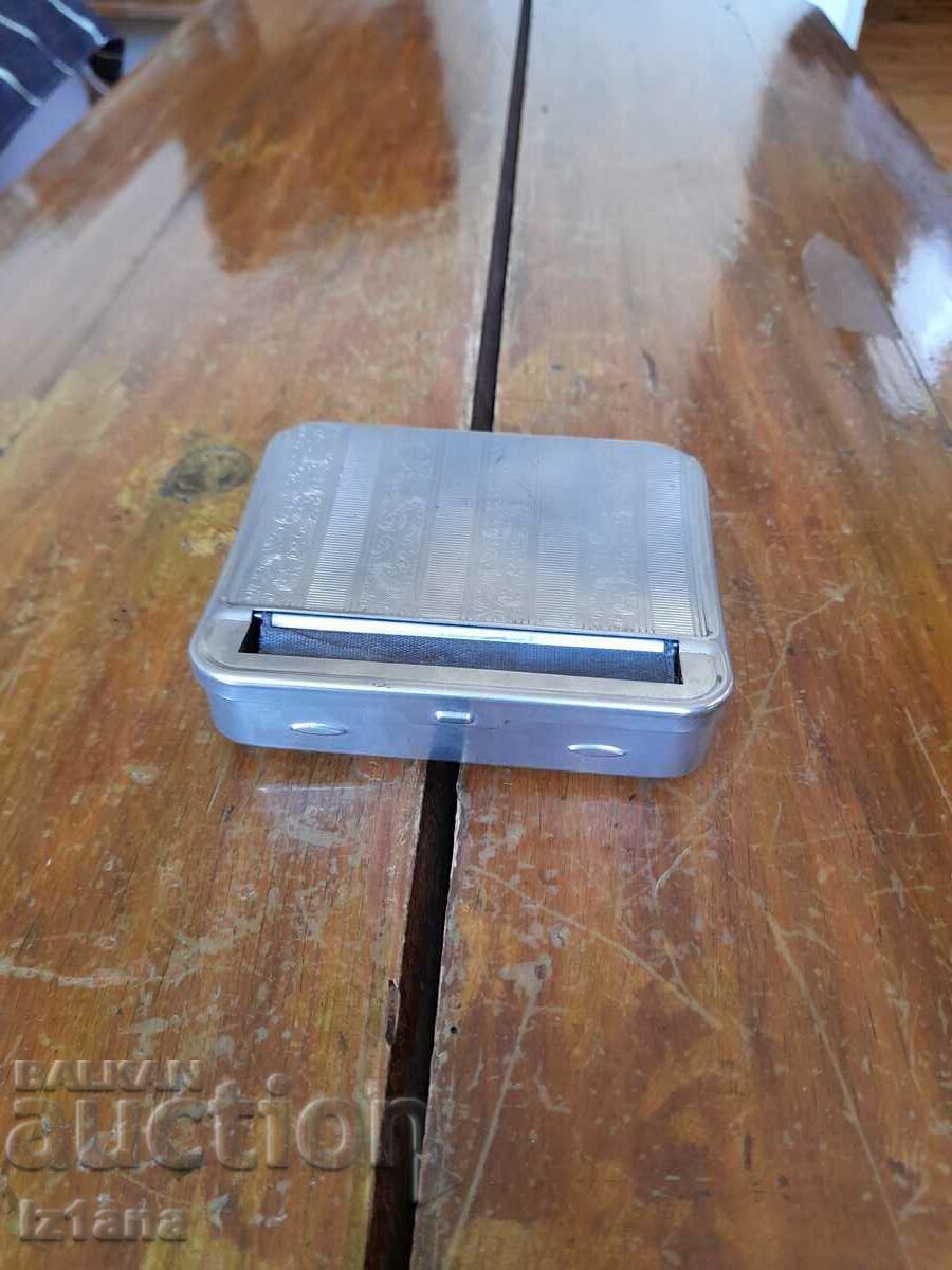 Old cigarette case, Dora cigarette machine