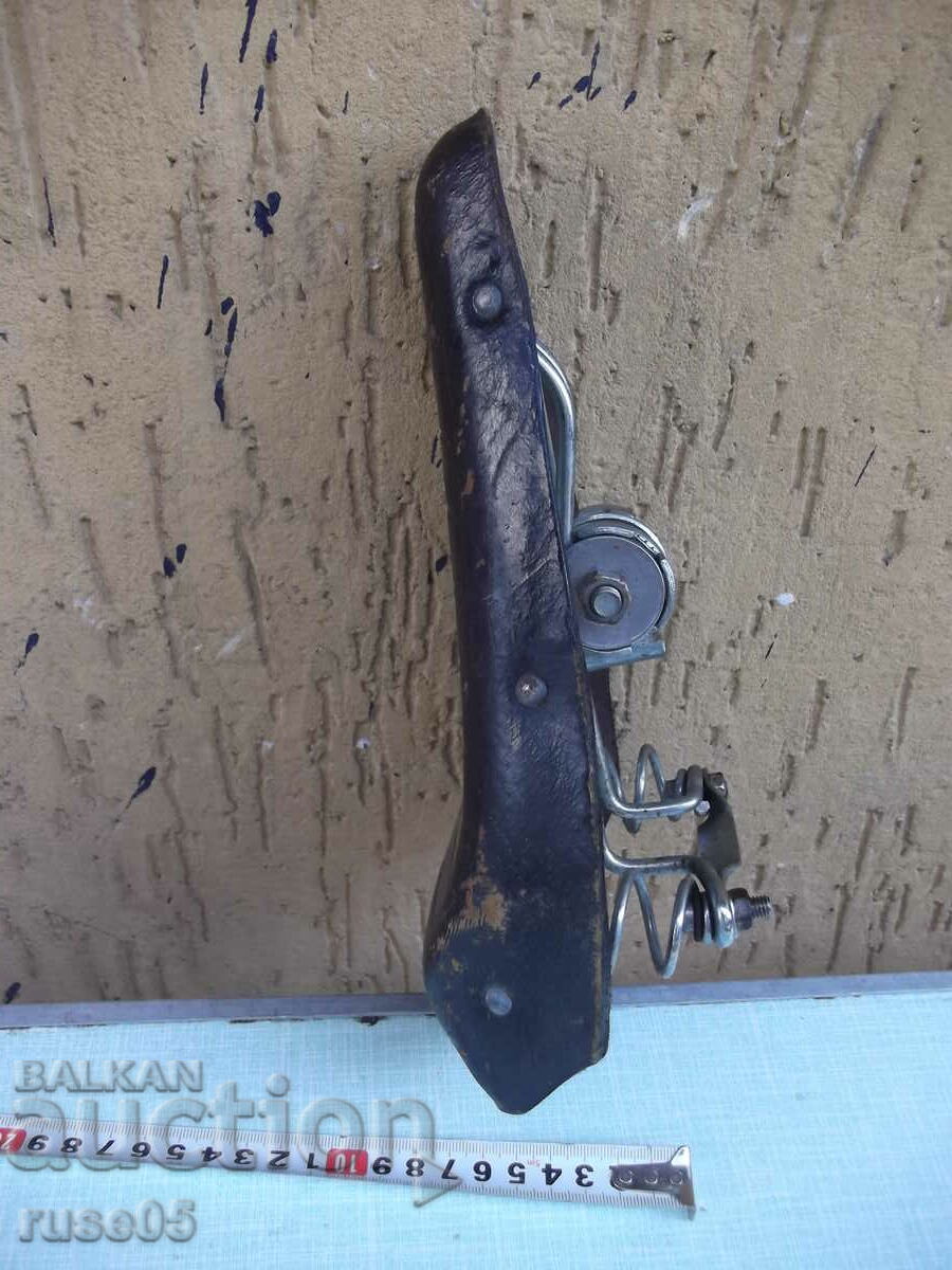 Licitație Scaun din piele GAZ vechi de la soc Licitație Scaun din piele GAZ vechi de la soc