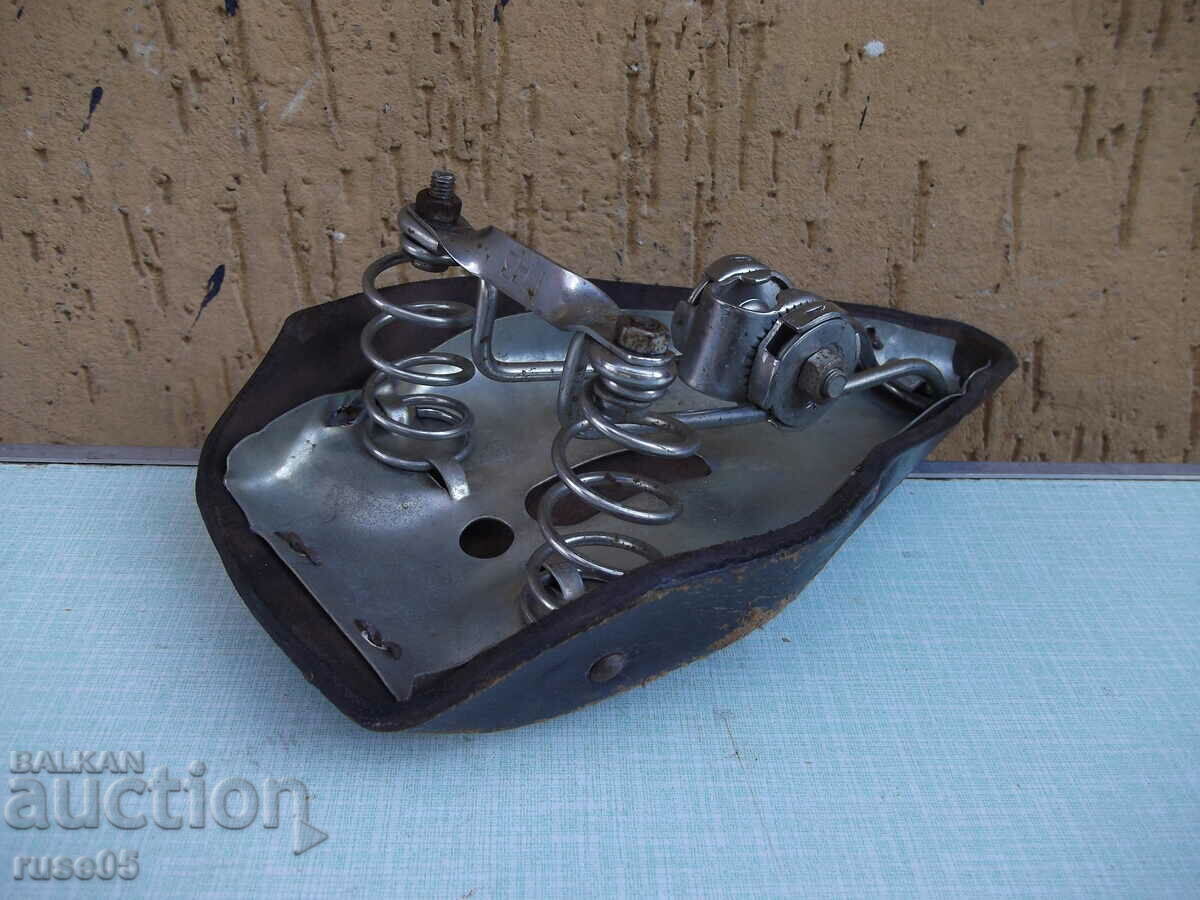 Scaun din piele GAZ vechi de la soc - 5 Scaun din piele GAZ vechi de la soc - 5