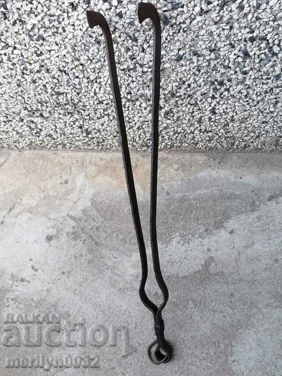 Delivery of Old dilaf, tongs, wrought iron for oven