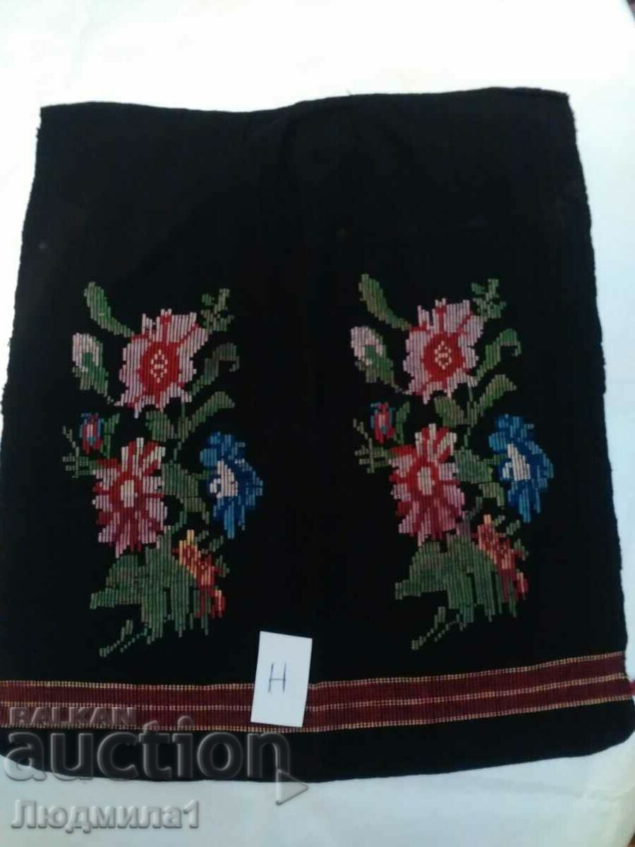 AUTHENTIC OLD APRON AUTHENTIC OLD APRON