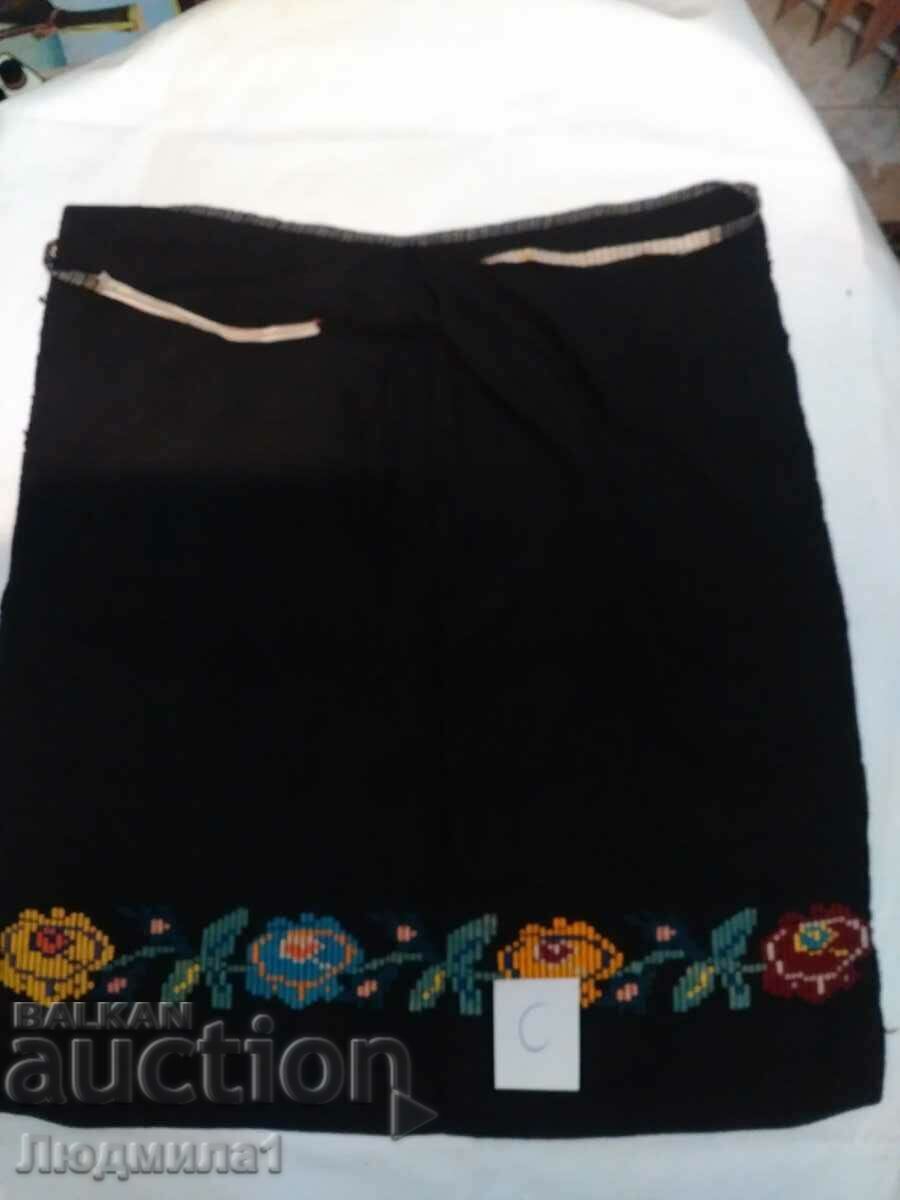 AUTHENTIC OLD APRON AUTHENTIC OLD APRON