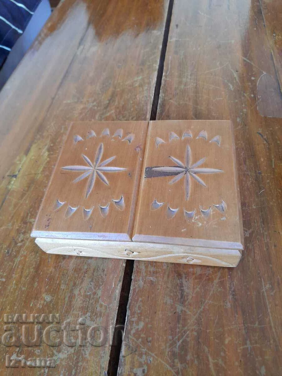 Old card box with price 17.00 BGN | € 8.69 Old card box with price 17.00 BGN | € 8.69