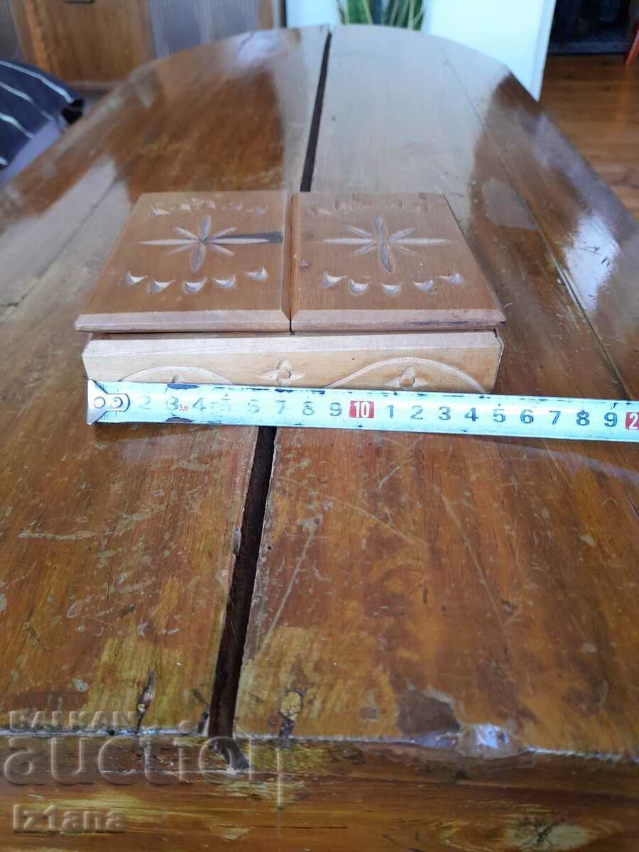 Delivery of Old card box Delivery of Old card box