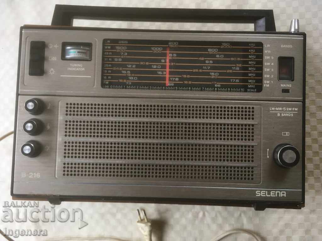 RADIO SELENA RADIO EXCELLENTLY PRESERVED AND WORKING DEVICE