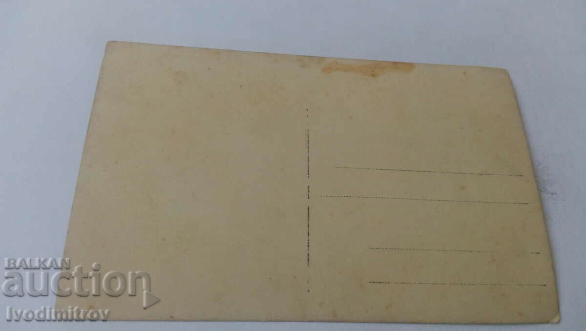 Photo Young men and women with guitar and tambourine in the woods with price 1.45 BGN | € 0.74 Photo Young men and women with guitar and tambourine in the woods with price 1.45 BGN | € 0.74