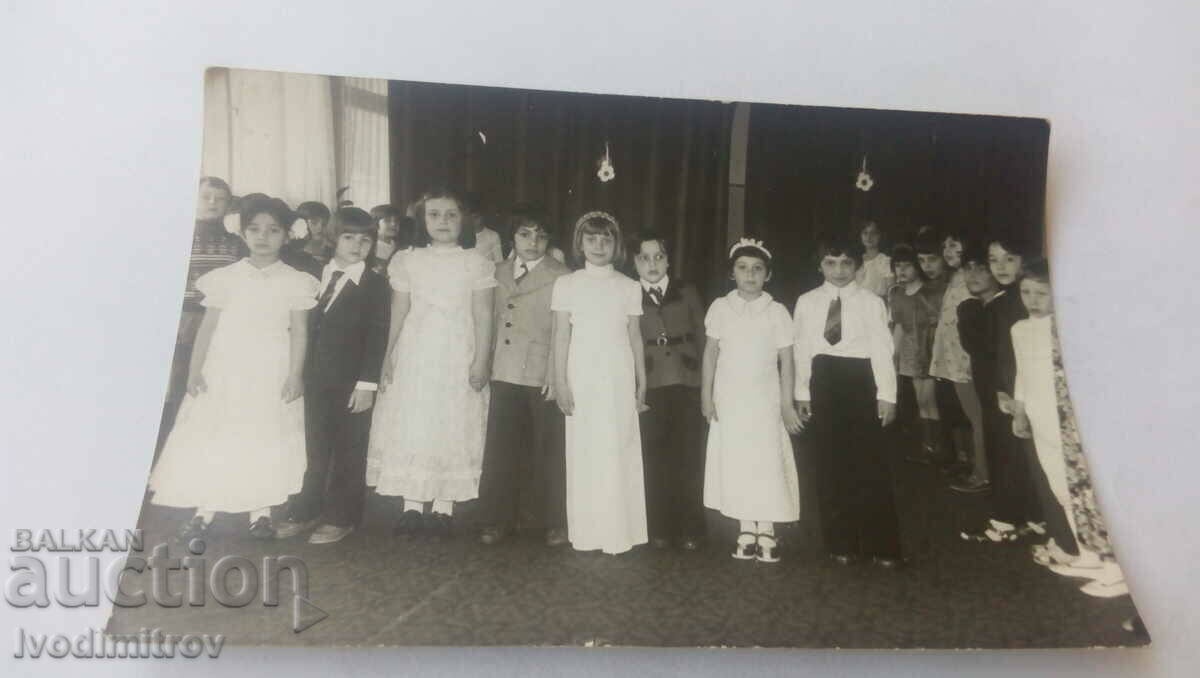 Photo Children at an official celebration