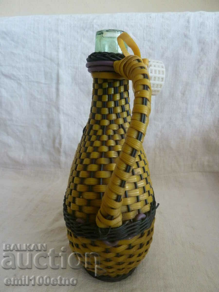 Delivery of Bottle - damajana with braid Delivery of Bottle - damajana with braid