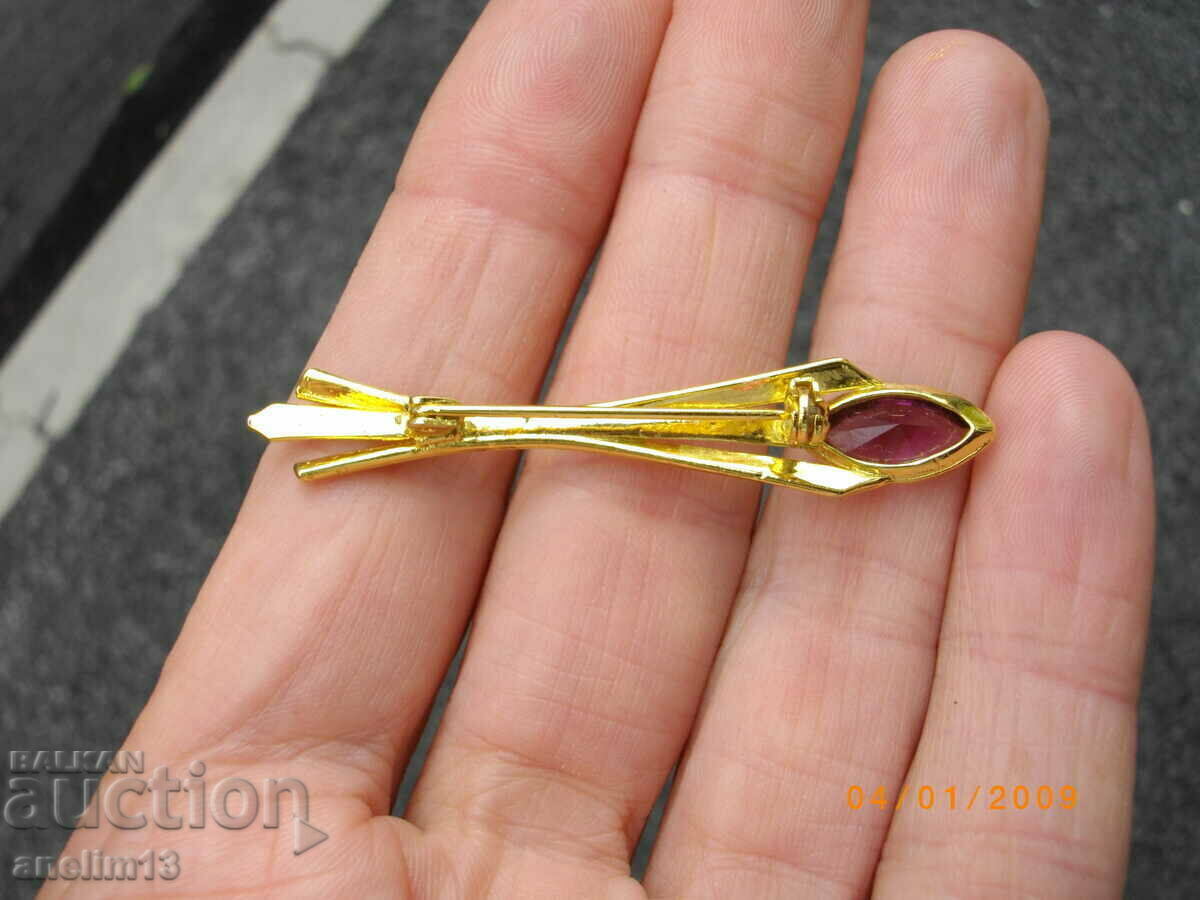 OLD BROOCH - 6 OLD BROOCH - 6