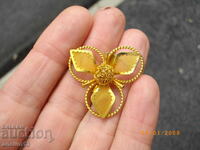 СТАРА БРОШКА