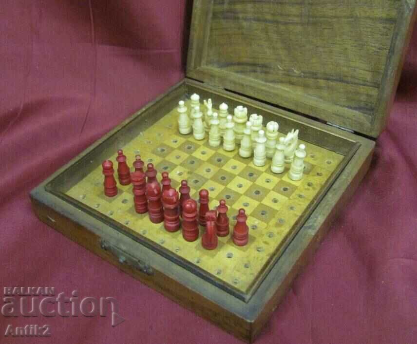 Auction Antique Mini Chess in a wooden box Auction Antique Mini Chess in a wooden box