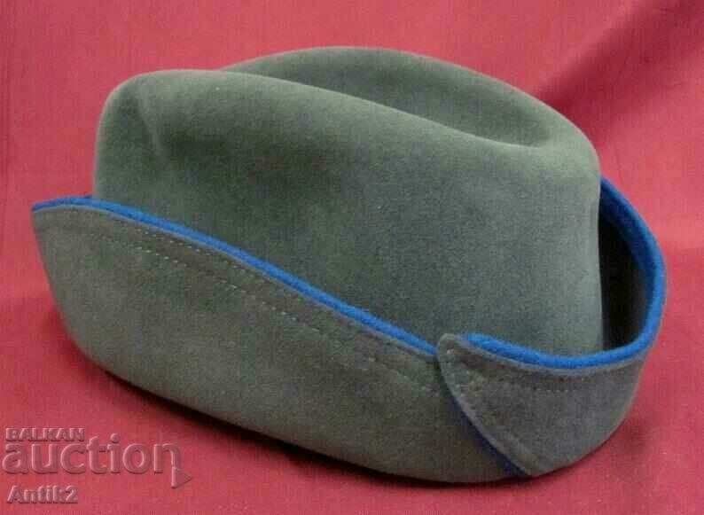 Аукцион 60-те Винтич Шапка за Стюардеса Аукцион 60-те Винтич Шапка за Стюардеса