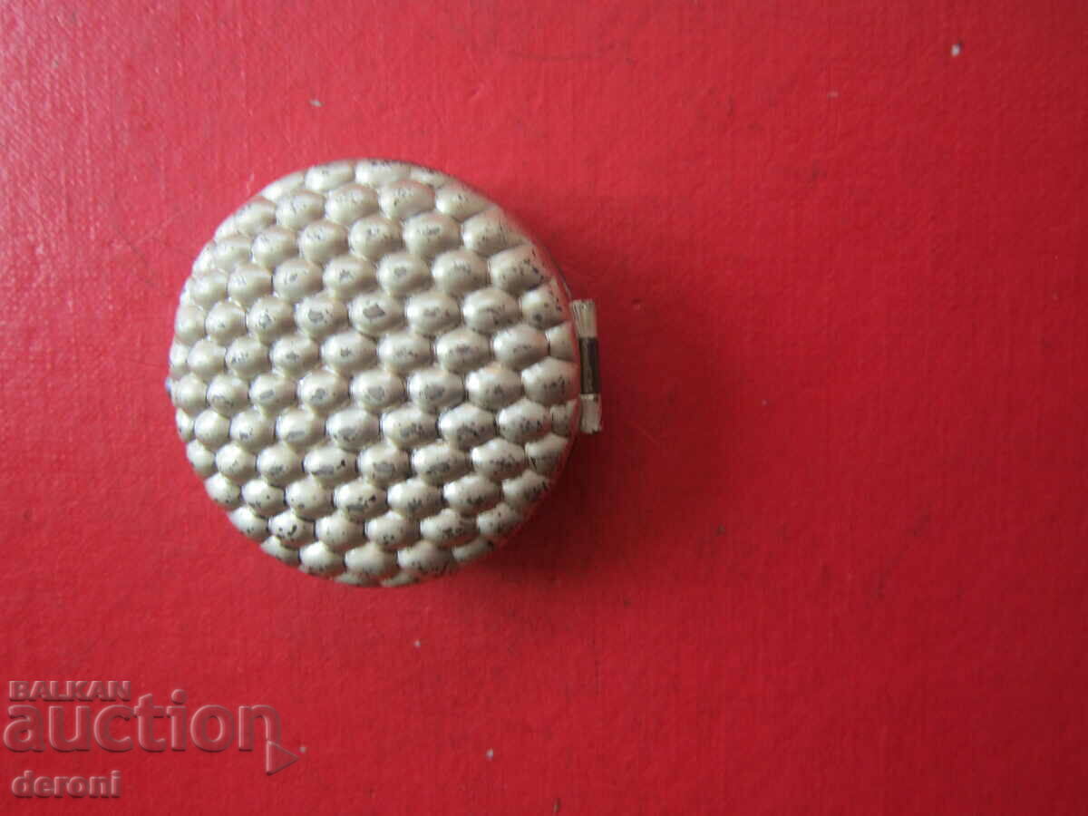 Auction Bronze pill box 12 Auction Bronze pill box 12