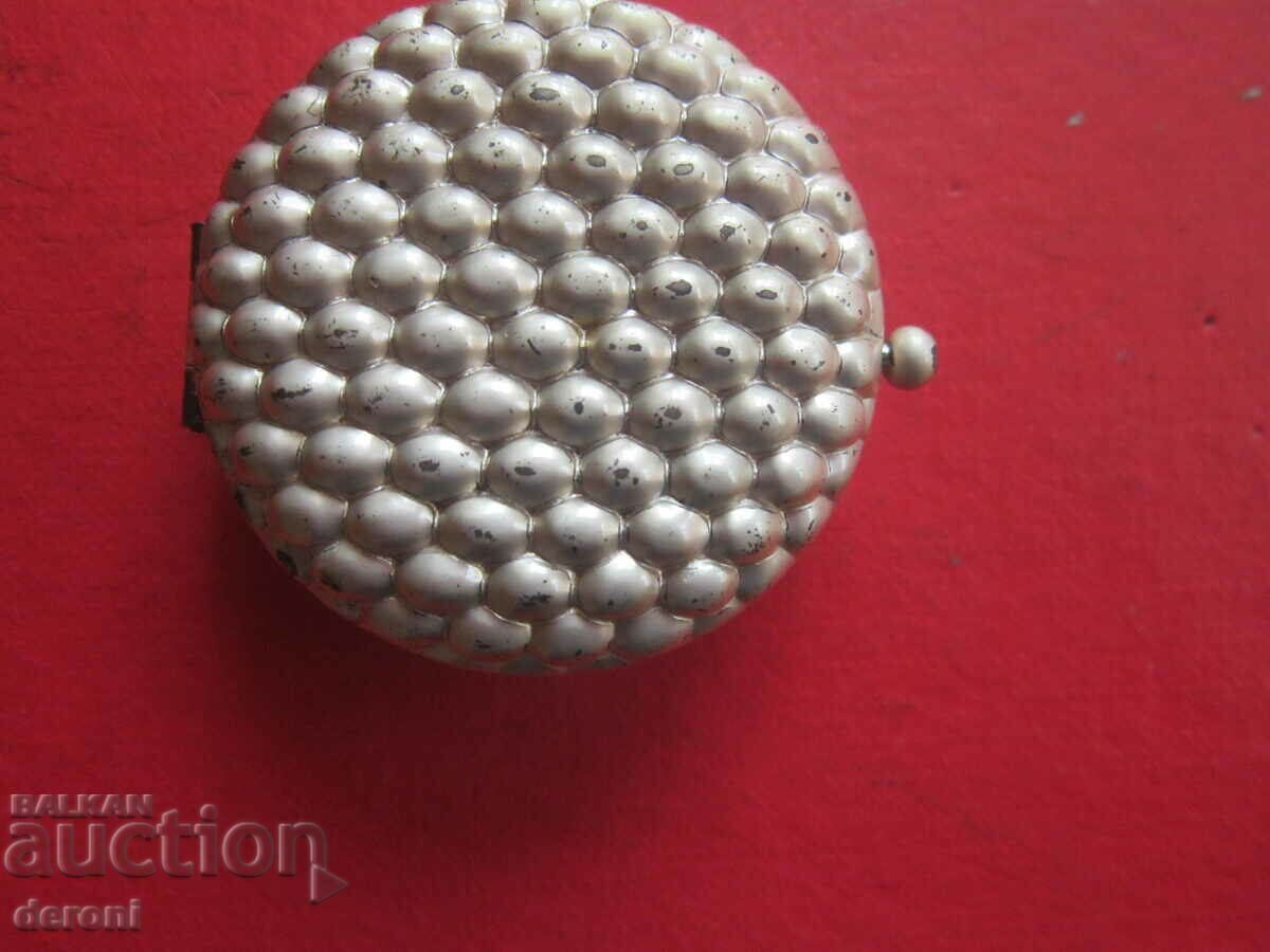 Delivery of Bronze pill box 12 Delivery of Bronze pill box 12