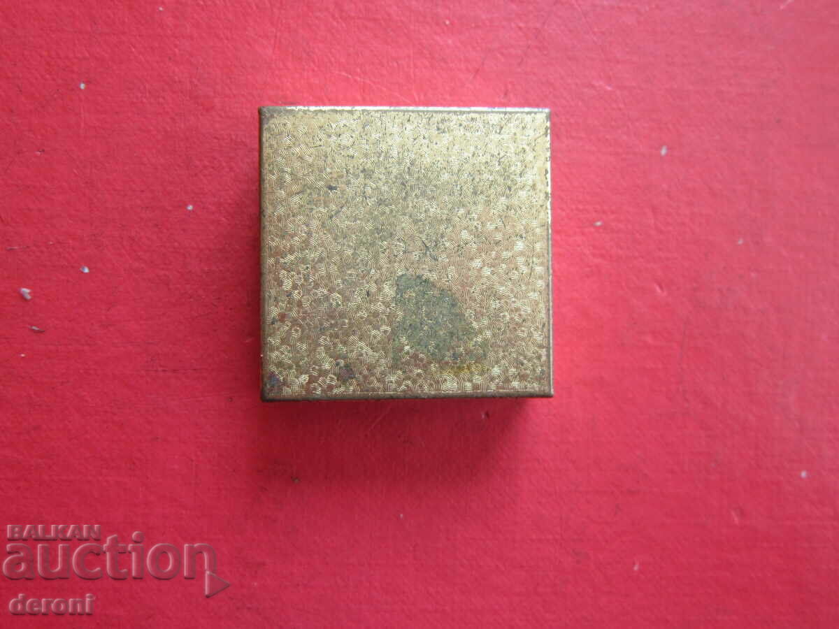 Delivery of Bronze pill box 14 Delivery of Bronze pill box 14