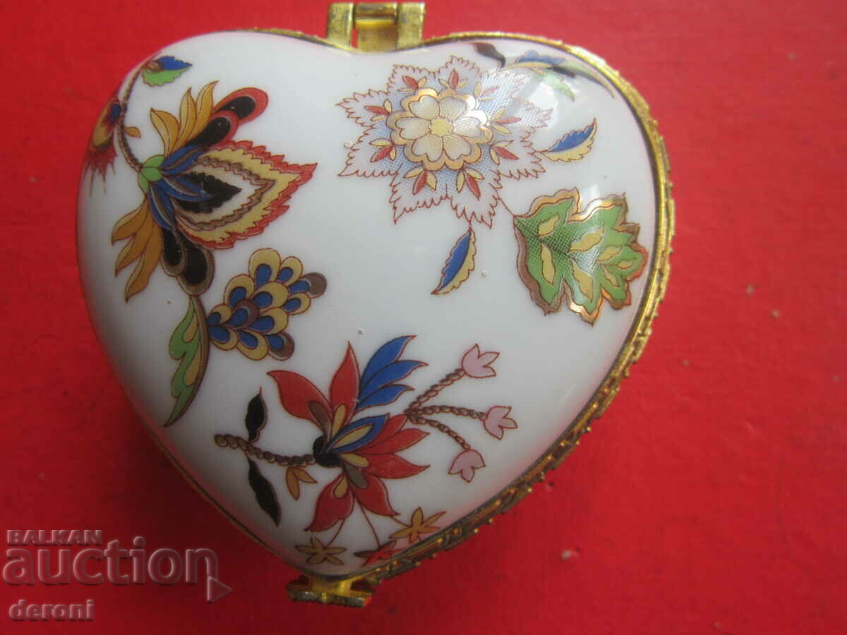 Livrarea Cutie grozavă de bijuterii din porțelan