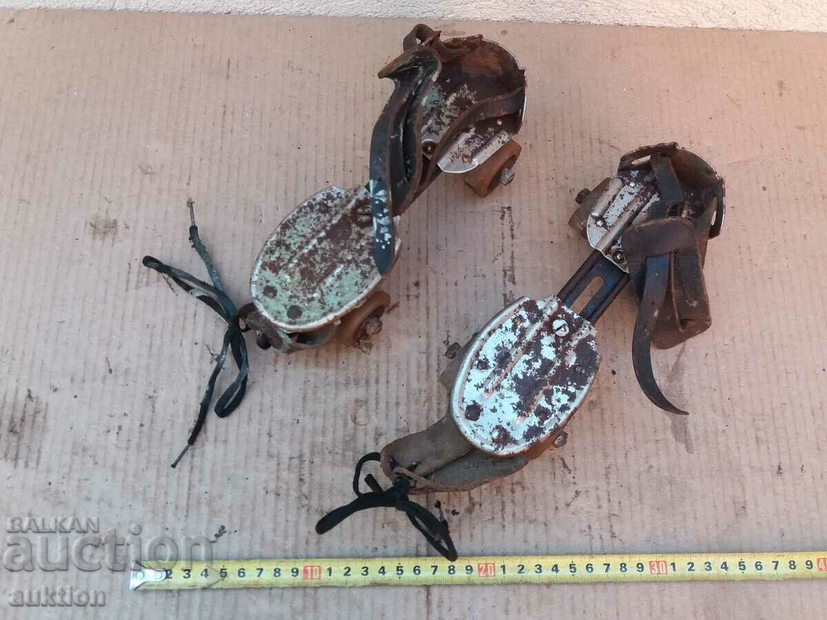 OLD EXCELLENT SKATES - ROLLERS with price 13.99 BGN | € 7.15 OLD EXCELLENT SKATES - ROLLERS with price 13.99 BGN | € 7.15