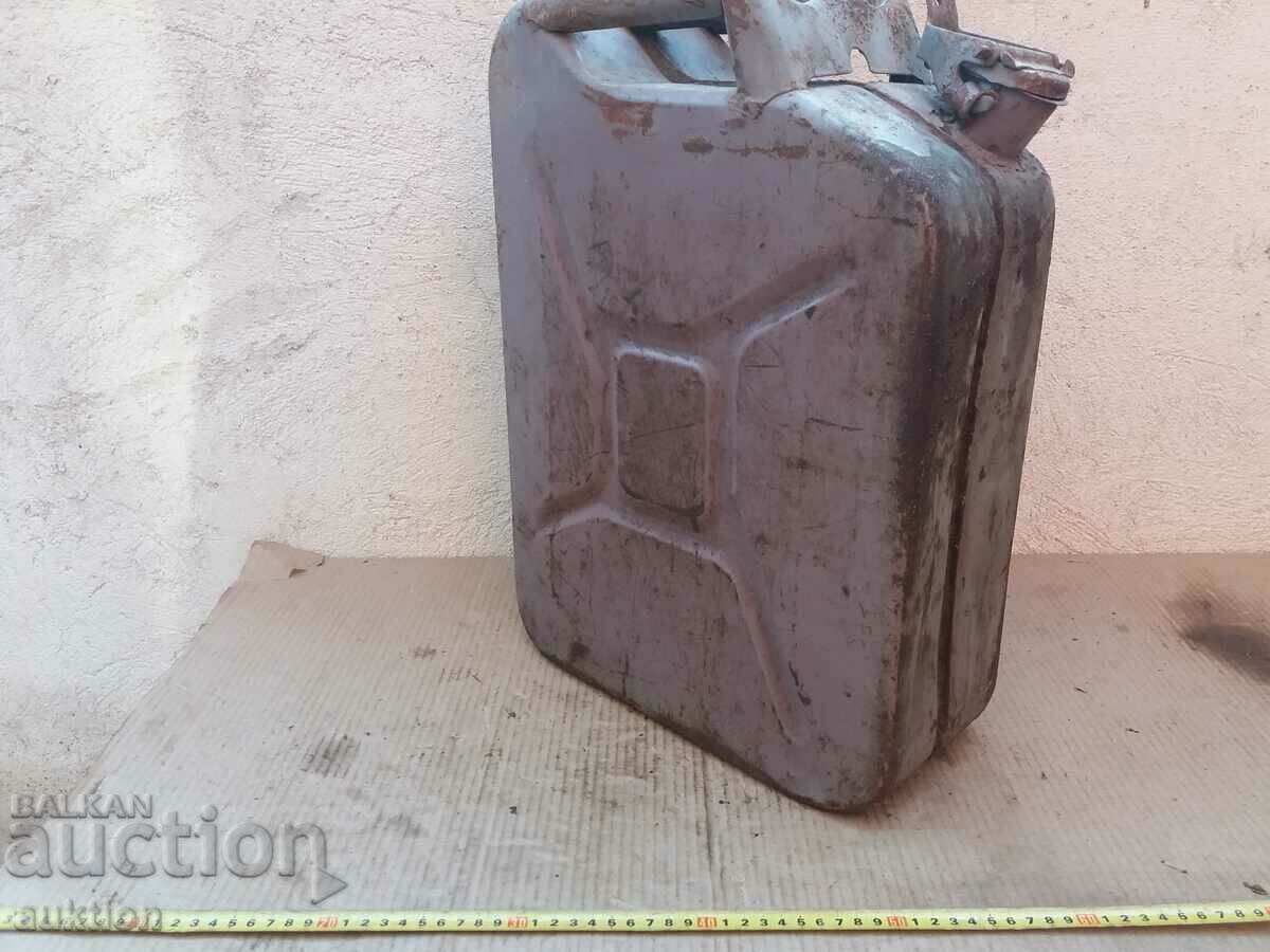 Delivery of METAL TUBE FOR FUEL, WATER 20 LITERS Delivery of METAL TUBE FOR FUEL, WATER 20 LITERS