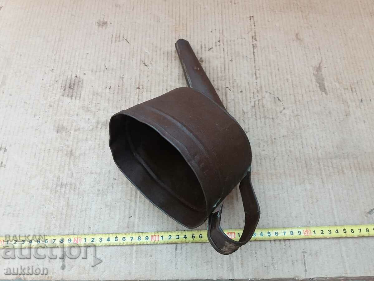 OLD METAL FUNNY WITH MESH - 5 OLD METAL FUNNY WITH MESH - 5