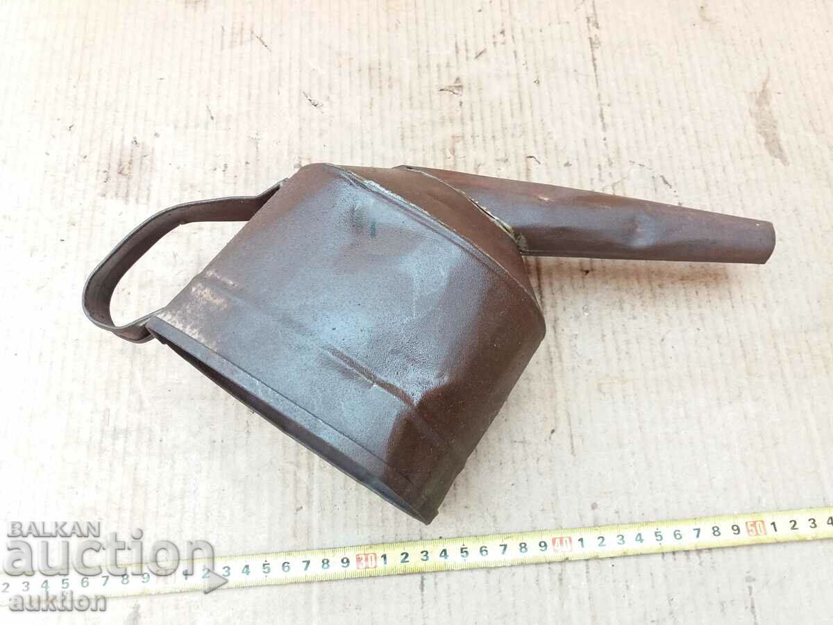 OLD METAL FUNNY WITH MESH - 6 OLD METAL FUNNY WITH MESH - 6