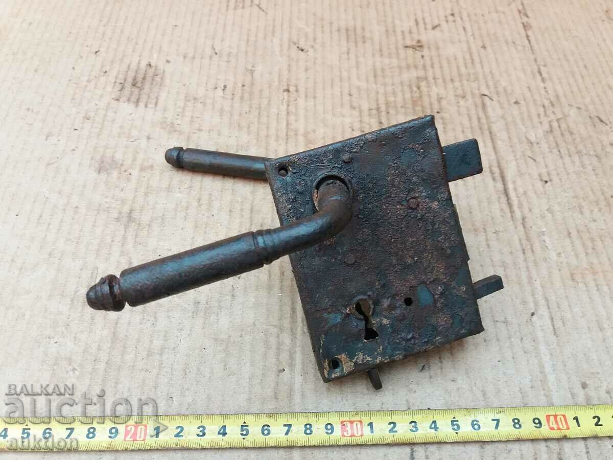 Auction  OLD REVIVAL METAL LOCK