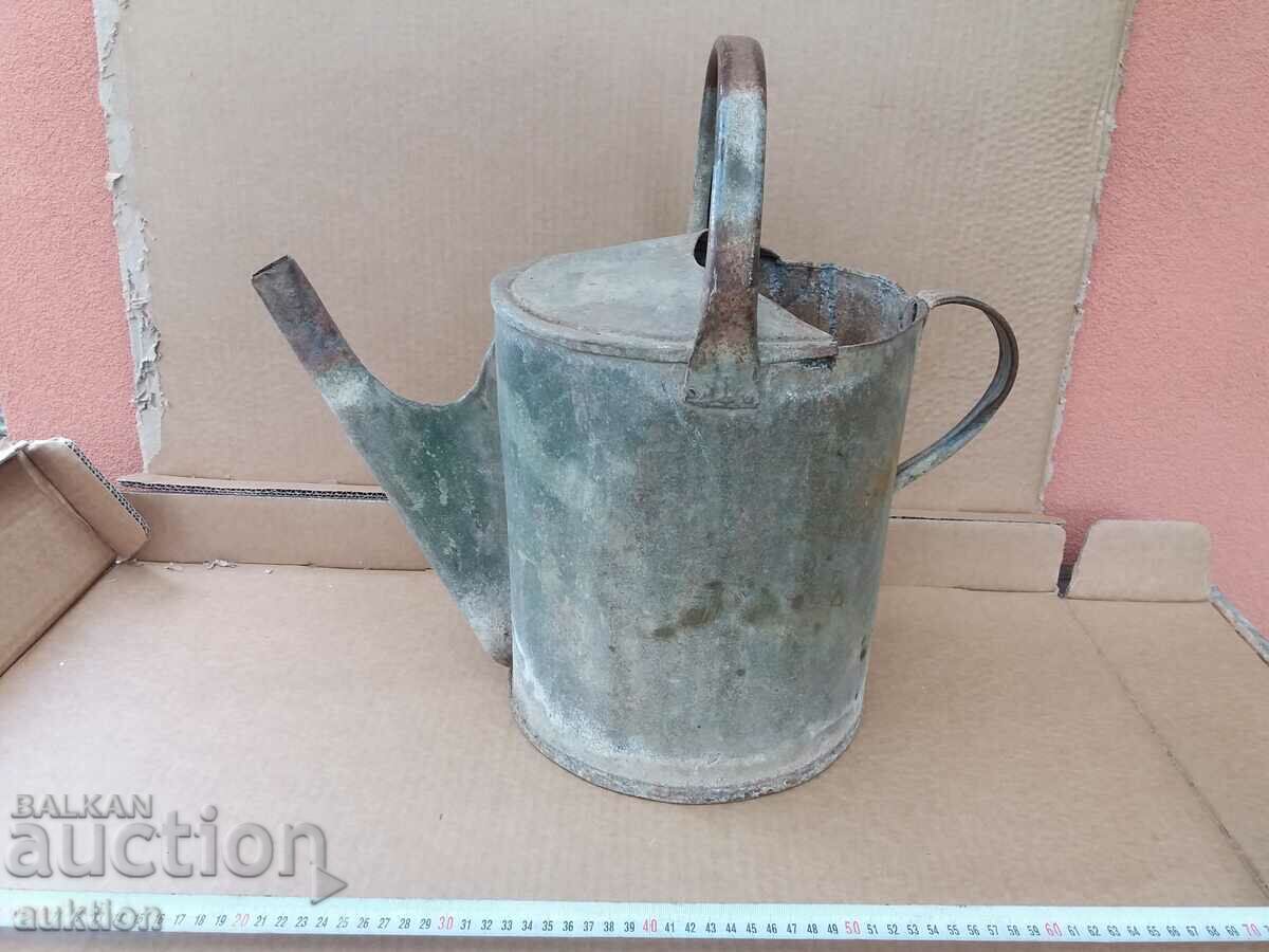 OLD SOLID METAL WATERING MACHINE with price 10.99 BGN | € 5.62 OLD SOLID METAL WATERING MACHINE with price 10.99 BGN | € 5.62