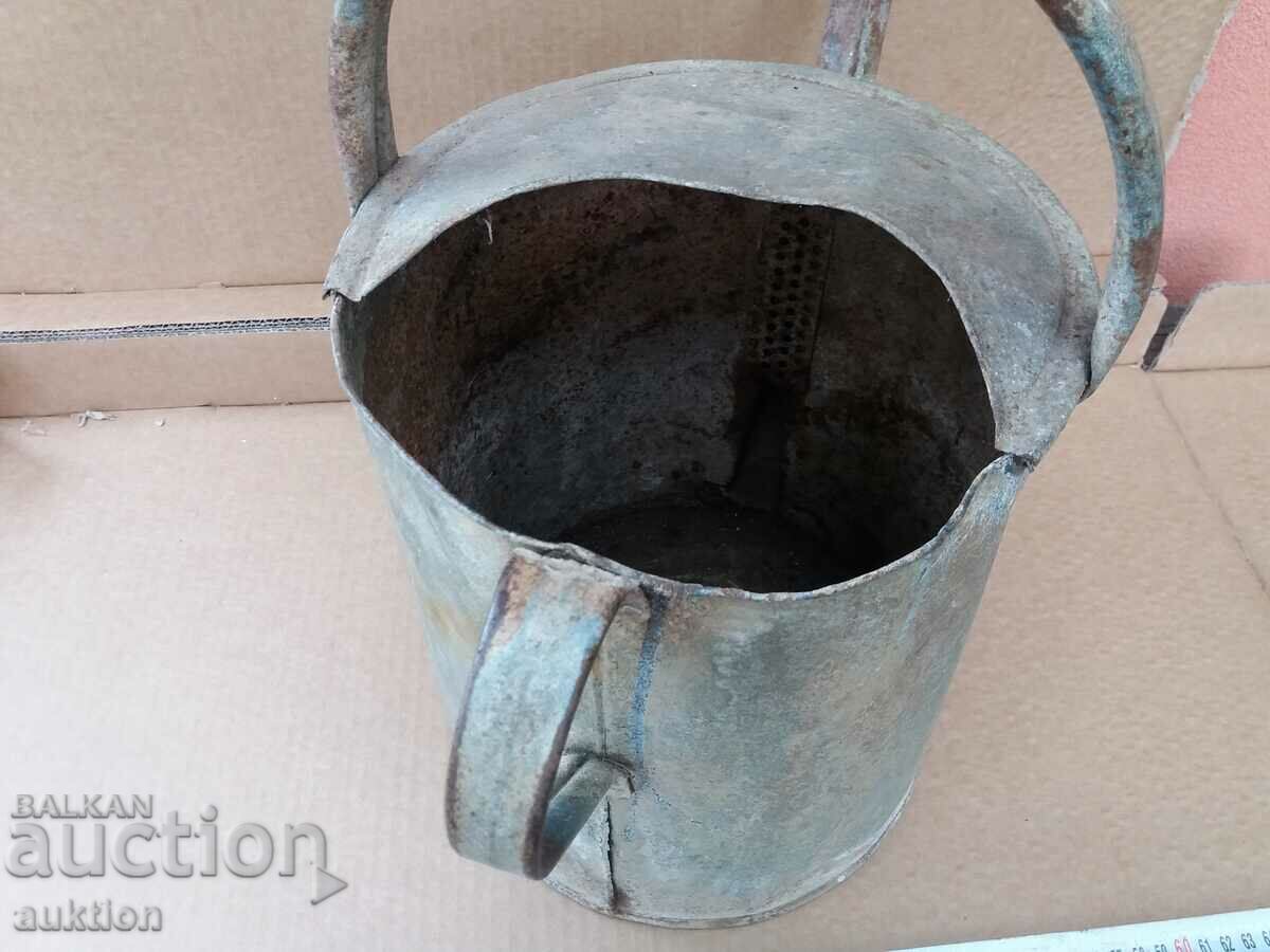 OLD SOLID METAL WATERING MACHINE - 5 OLD SOLID METAL WATERING MACHINE - 5