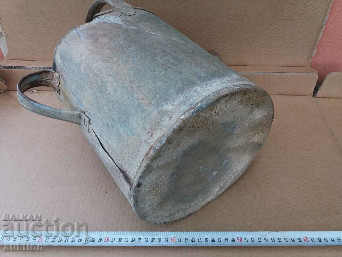 OLD SOLID METAL WATERING MACHINE - 7 OLD SOLID METAL WATERING MACHINE - 7