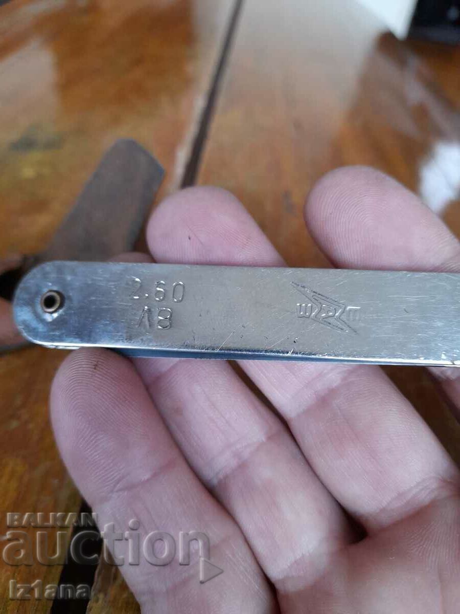 Auction Old air meter Auction Old air meter