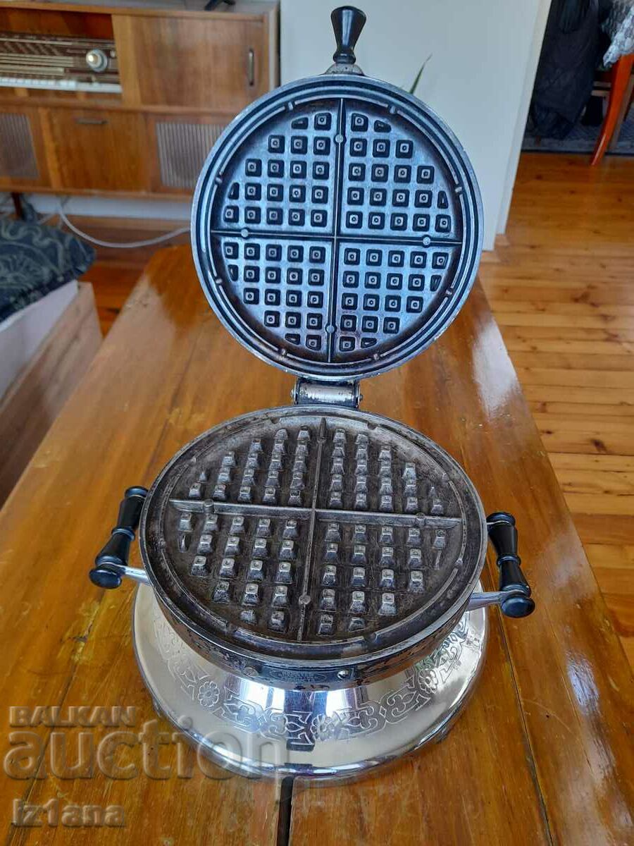 Old Waffle Maker Bersted, waffle toaster with price 110.00 BGN | € 56.24 Old Waffle Maker Bersted, waffle toaster with price 110.00 BGN | € 56.24