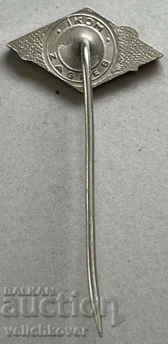 32437 USA sign logo brand clothing company Lee Cooper with price 3.00 BGN | € 1.53 32437 USA sign logo brand clothing company Lee Cooper with price 3.00 BGN | € 1.53