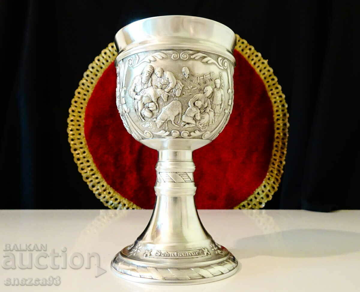 Калаен бокал за вино,битови селски картини. Калаен бокал за вино,битови селски картини.