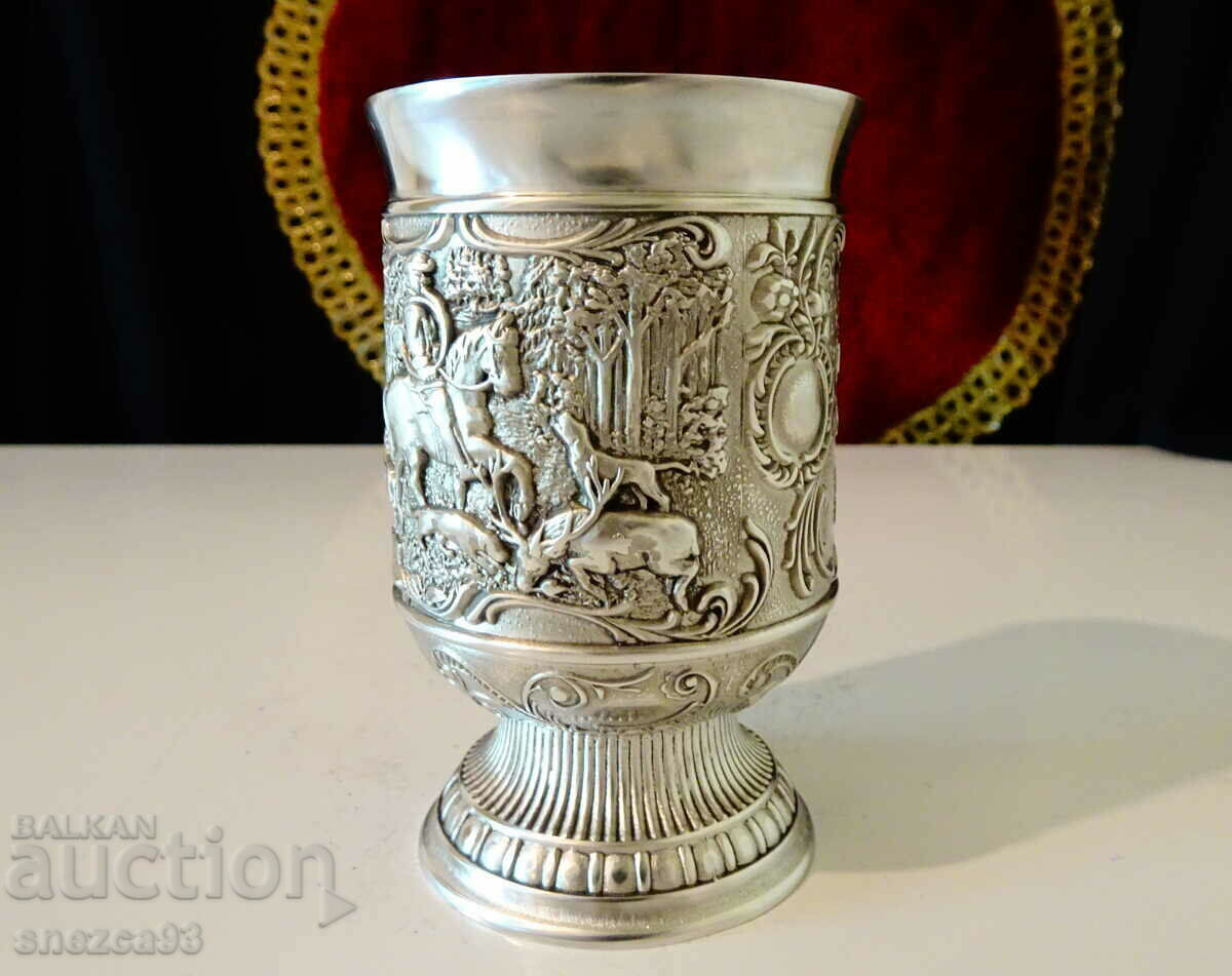 Auction Pewter Wine Bowl, Rider, Dogs, Deer Auction Pewter Wine Bowl, Rider, Dogs, Deer