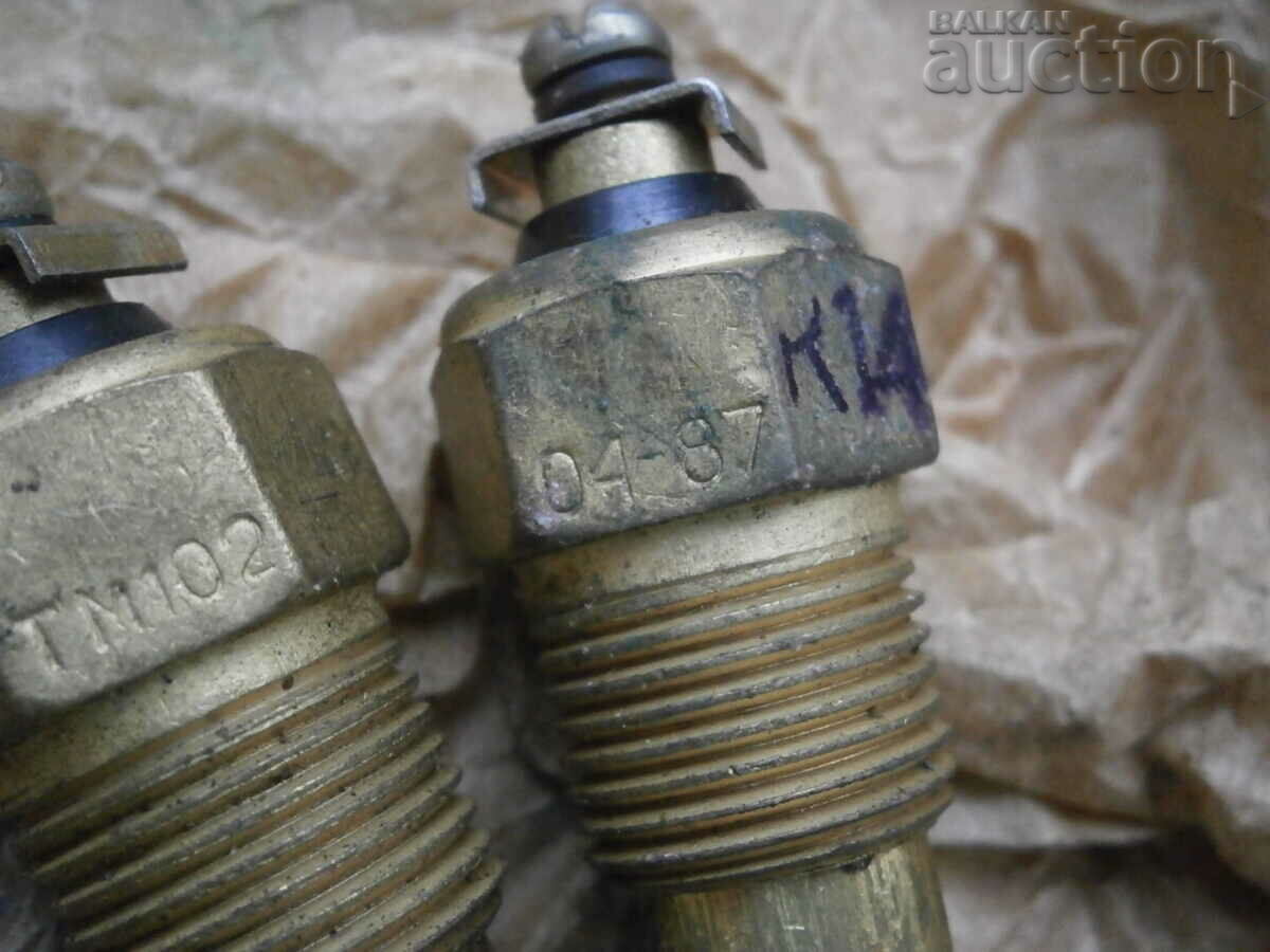 temperature sensor lot two pieces retro car - 5 temperature sensor lot two pieces retro car - 5