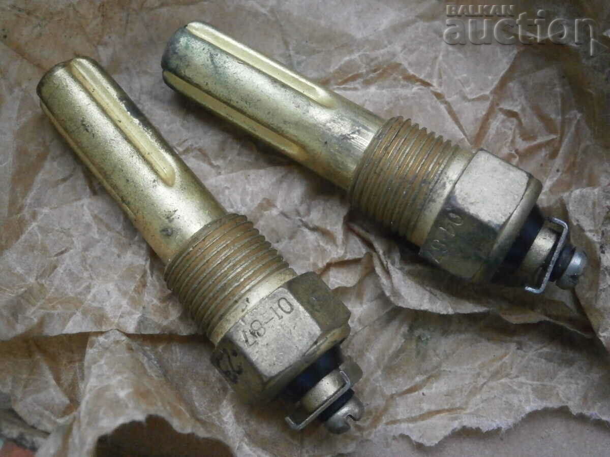 temperature sensor lot two pieces retro car - 7 temperature sensor lot two pieces retro car - 7