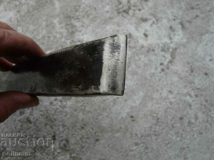 Παλιός σφυρηλατημένος κόφτης χειρός με τιμή 25.00 BGN | € 12.78 Παλιός σφυρηλατημένος κόφτης χειρός με τιμή 25.00 BGN | € 12.78