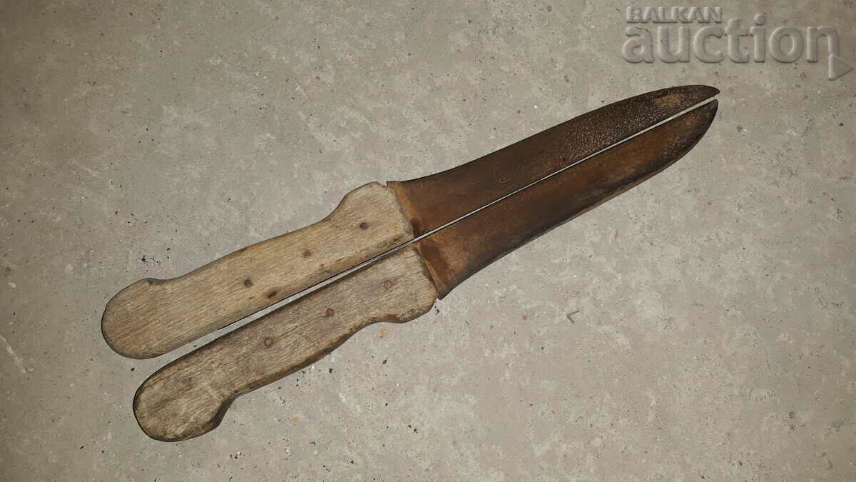 Auction  lot two primitive knife knives