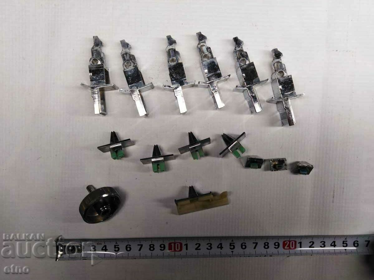 Delivery of SET OF ORIGINAL BUTTONS FOR JAPANESE HITACHI CASSETTE RECORDER Delivery of SET OF ORIGINAL BUTTONS FOR JAPANESE HITACHI CASSETTE RECORDER