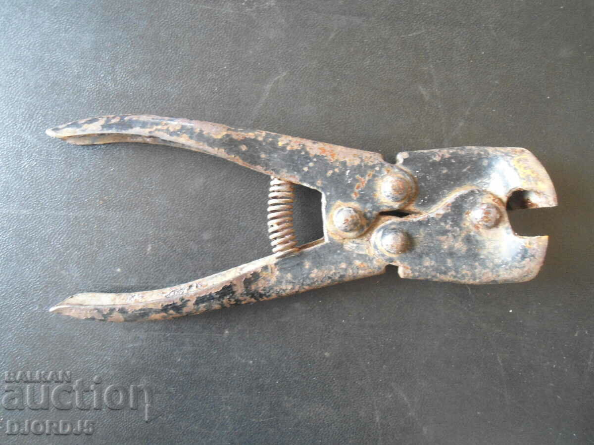 Old specialized pliers - 5 Old specialized pliers - 5