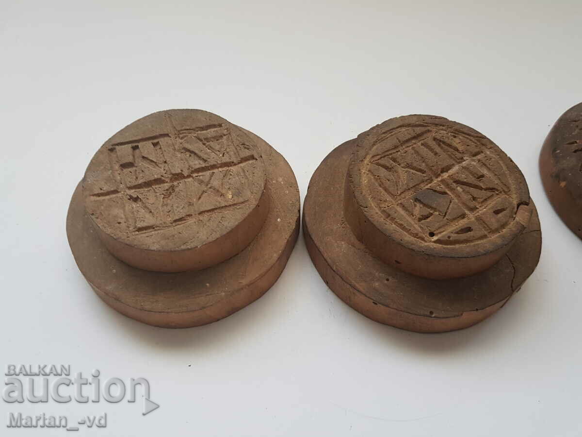 Delivery of Lot of three prosphoras