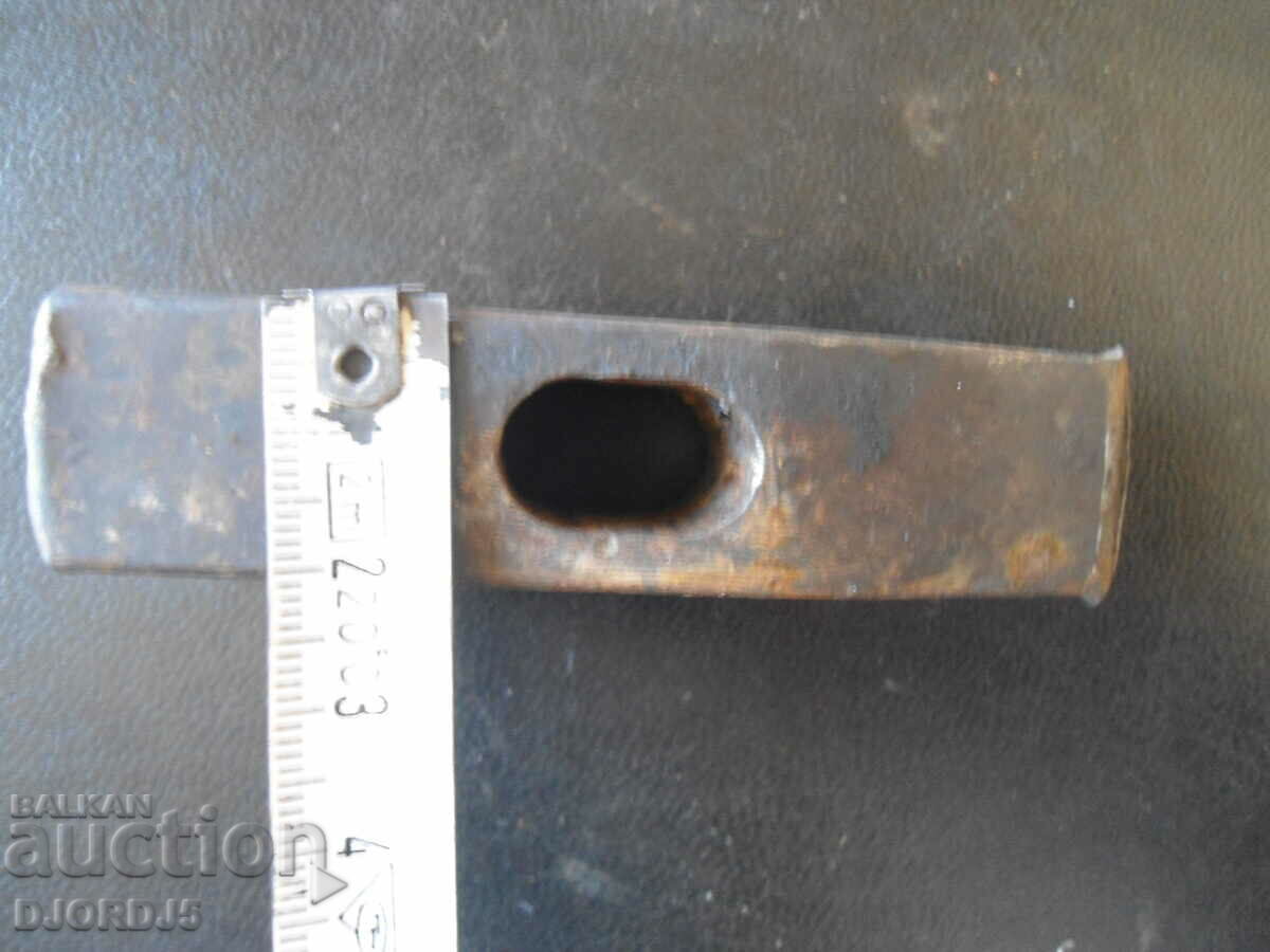 Auction An old hammer Auction An old hammer