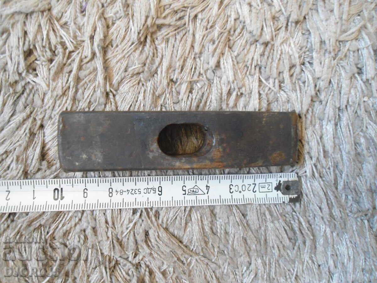 Delivery of An old hammer Delivery of An old hammer