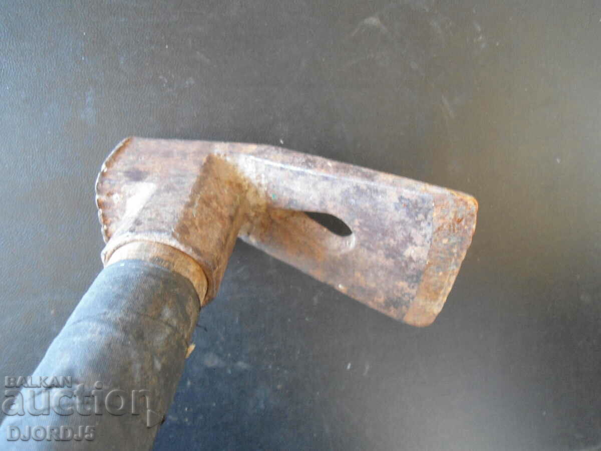 Old Tesla with price 7.00 BGN | € 3.58 Old Tesla with price 7.00 BGN | € 3.58