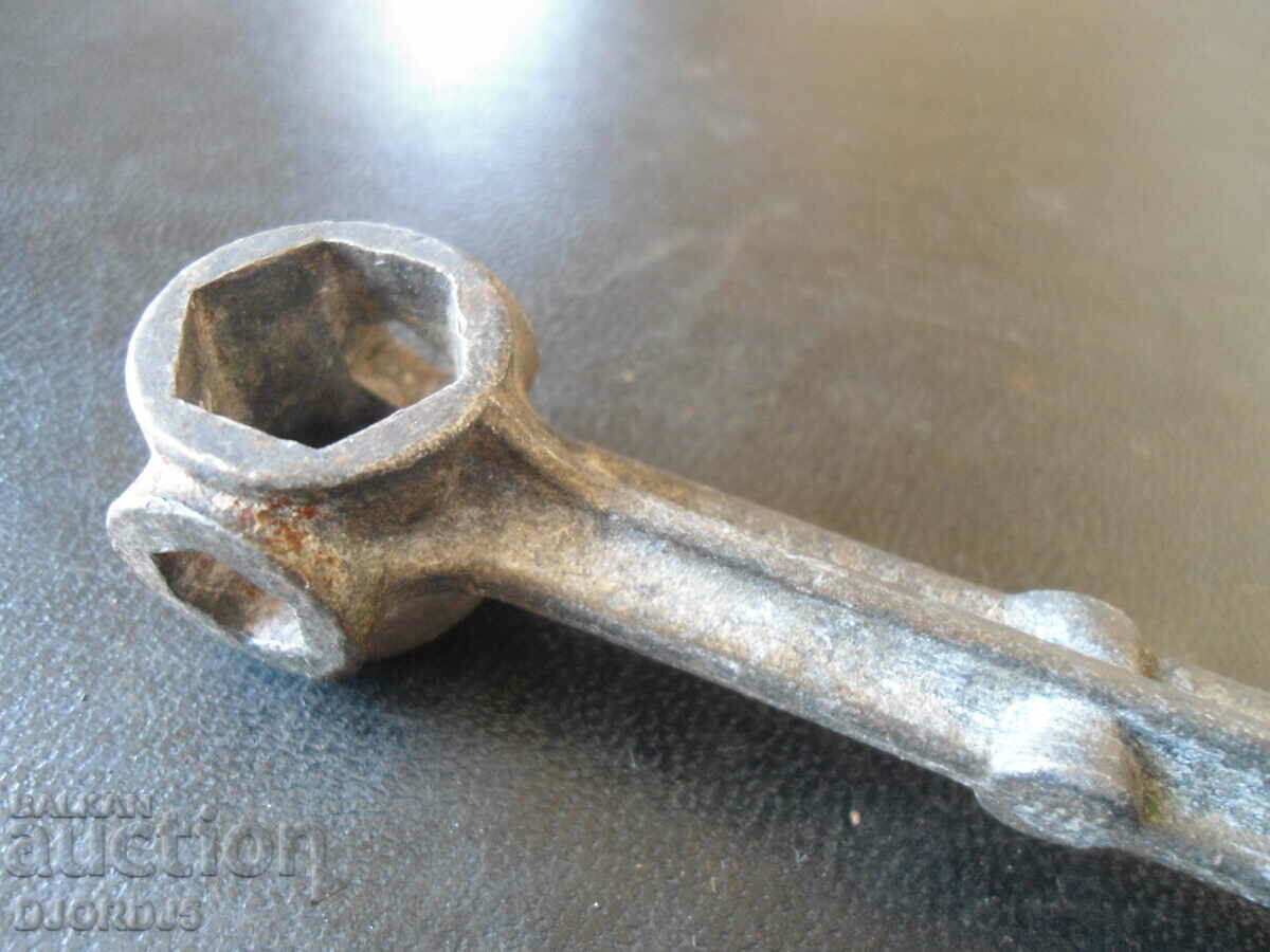 Old specialized key - 5 Old specialized key - 5