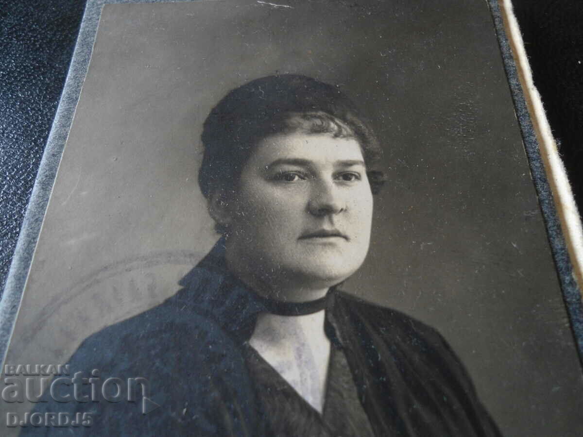 Old photo, cardboard, stamp, stamp with price 5.00 BGN | € 2.56