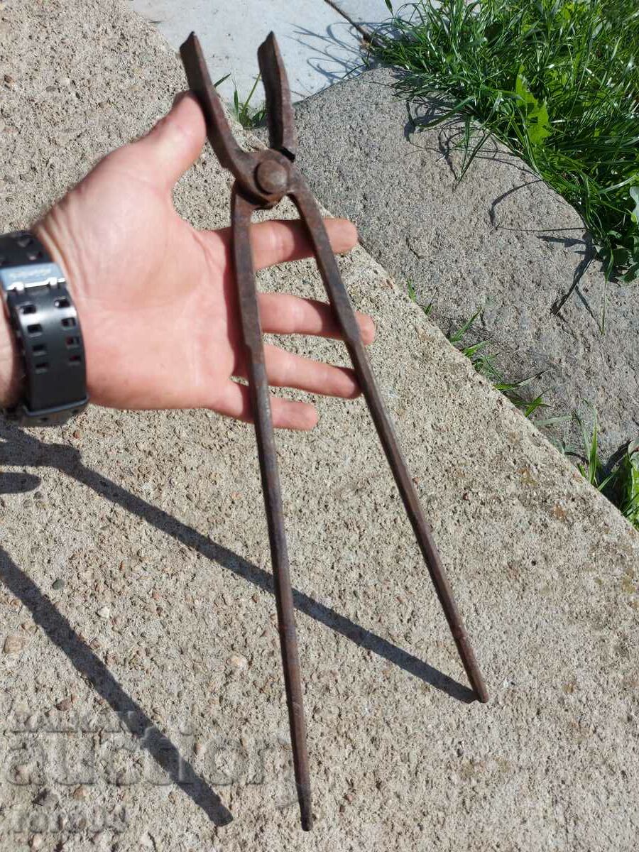 FORGES FORGED PLIERS - 7 FORGES FORGED PLIERS - 7