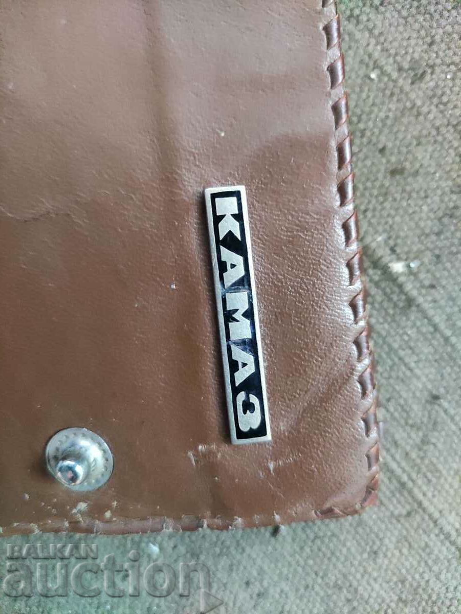 портмоне ,портфейл Камаз с цена 20.00 лв. | € 10.23 портмоне ,портфейл Камаз с цена 20.00 лв. | € 10.23