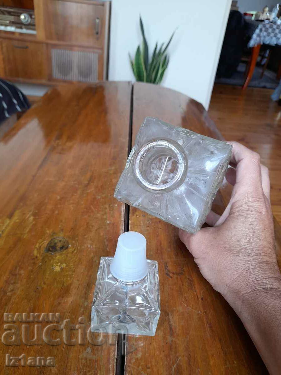 Delivery of Old carafe Delivery of Old carafe